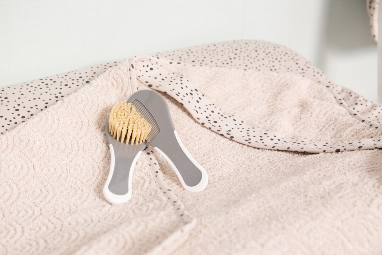 Kapset - borstel & kam - Grey